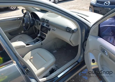 2006 Mercedes-Benz C 230 Sport из США, поврежденный, VIN WDBRF52H96F747297